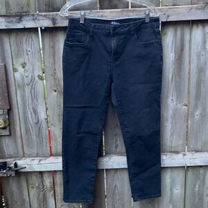 S.Jeans black capris sz. 10